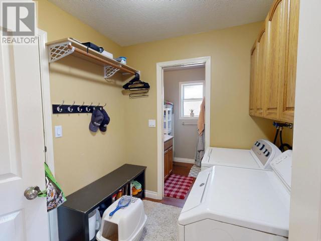 Property at 3396 CARIBOO AVE image 3