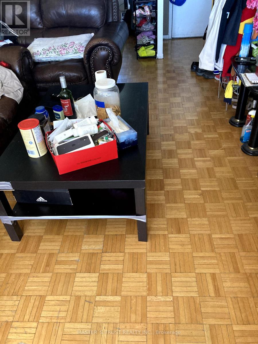 612 - 4673 Jane Street, Toronto, Ontario  M3N 2L1 - Photo 2 - W12010229