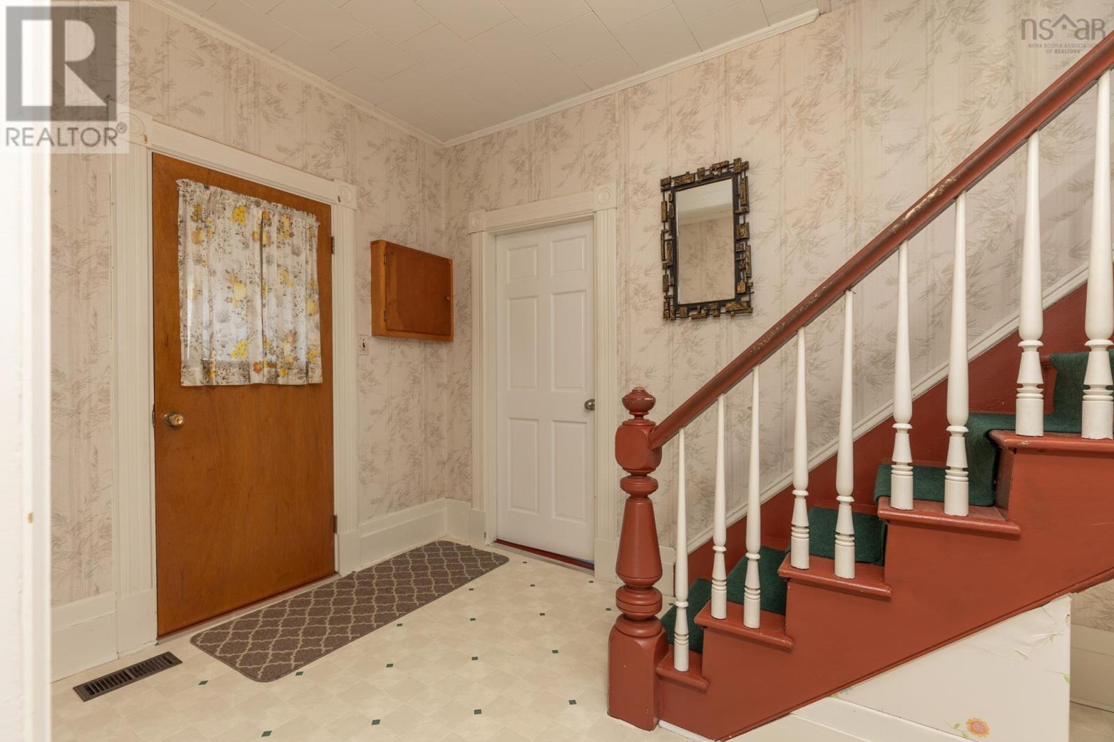 49 Kempt Street, Yarmouth, Nova Scotia  B5A 3Z8 - Photo 14 - 202504283