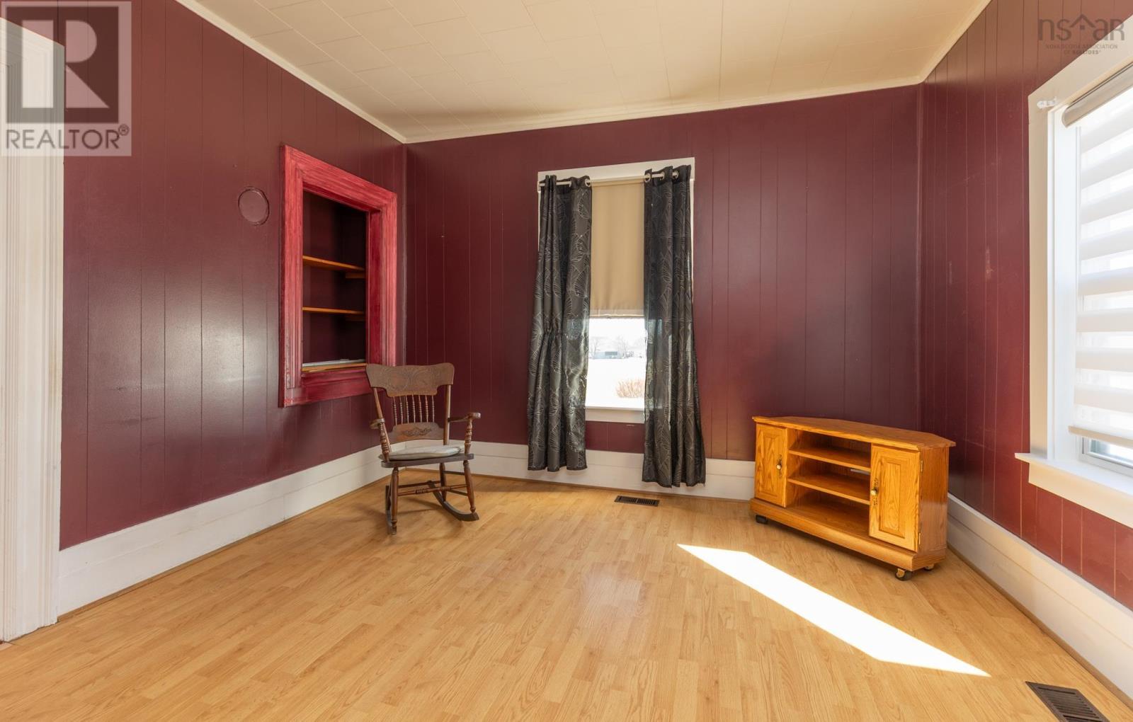 49 Kempt Street, Yarmouth, Nova Scotia  B5A 3Z8 - Photo 8 - 202504283