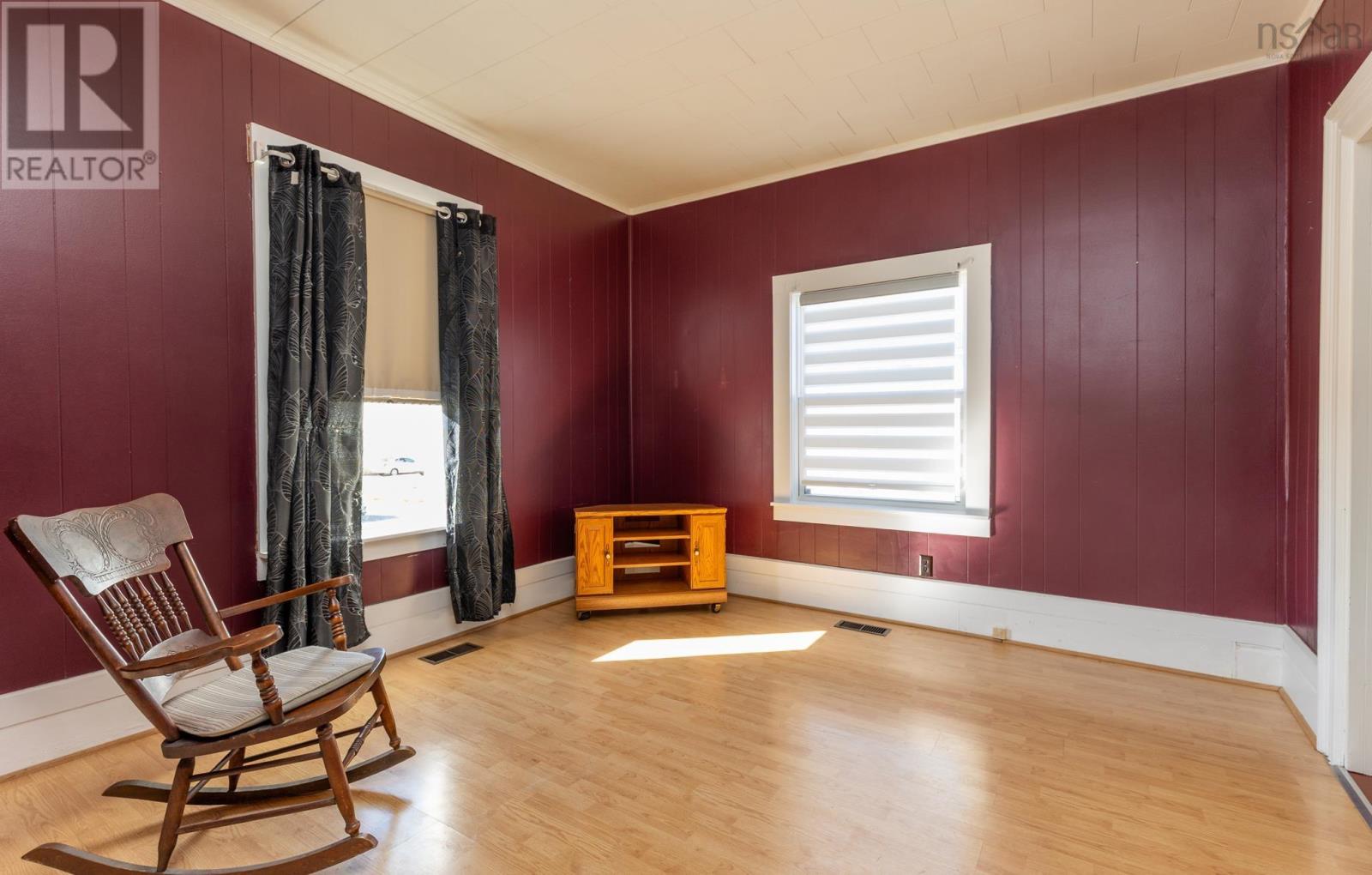 49 Kempt Street, Yarmouth, Nova Scotia  B5A 3Z8 - Photo 9 - 202504283