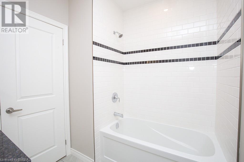 355 Wellington Street, Brantford, Ontario  N3S 4A7 - Photo 11 - 40687417