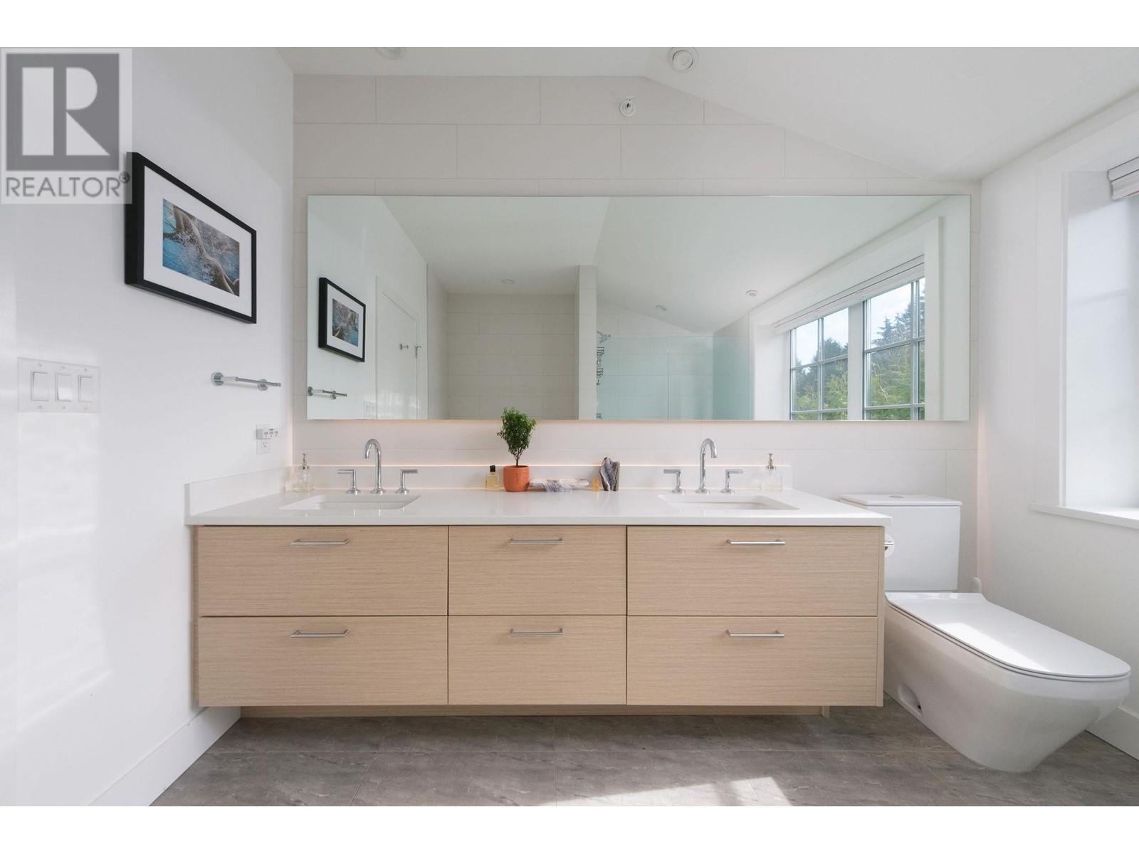 23 1133 Ridgewood Drive, North Vancouver, British Columbia  V7R 0A4 - Photo 18 - R2975389
