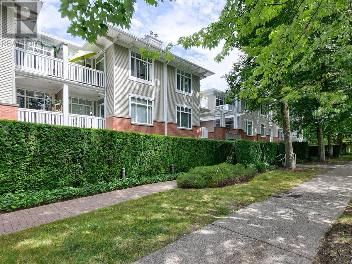 316 1675 W 10th Avenue, Vancouver, British Columbia  V6J 2A2 - Photo 1 - R2975404