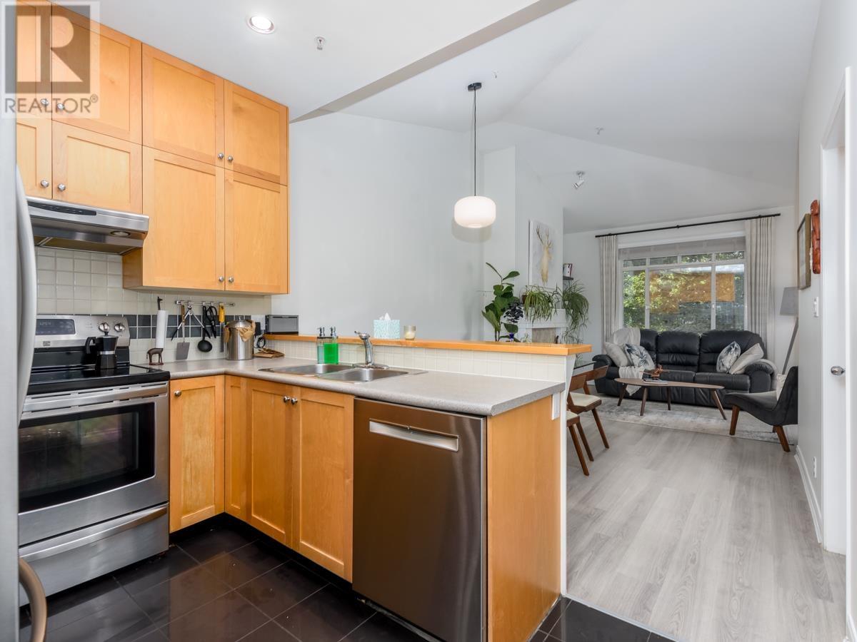 316 1675 W 10th Avenue, Vancouver, British Columbia  V6J 2A2 - Photo 3 - R2975404