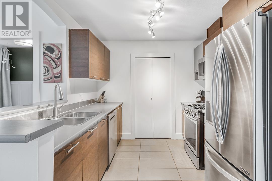 Listing Picture 10 of 21 : 118 6033 KATSURA STREET, Richmond / 烈治文 - 魯藝地產 Yvonne Lu Group - MLS Medallion Club Member