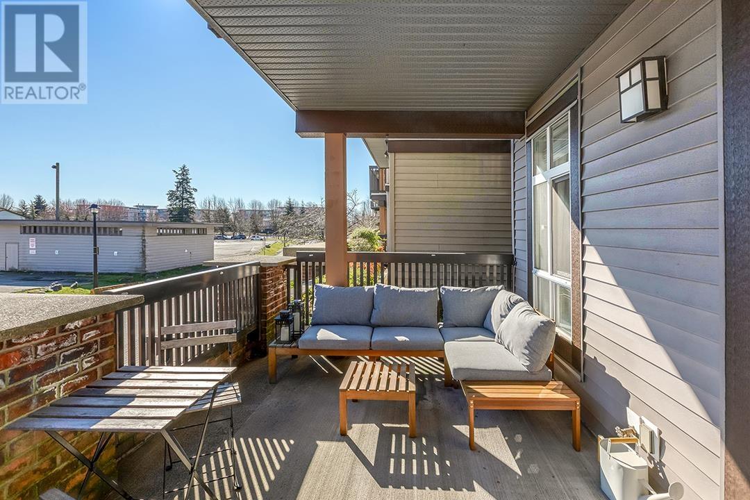 Listing Picture 3 of 21 : 118 6033 KATSURA STREET, Richmond / 烈治文 - 魯藝地產 Yvonne Lu Group - MLS Medallion Club Member