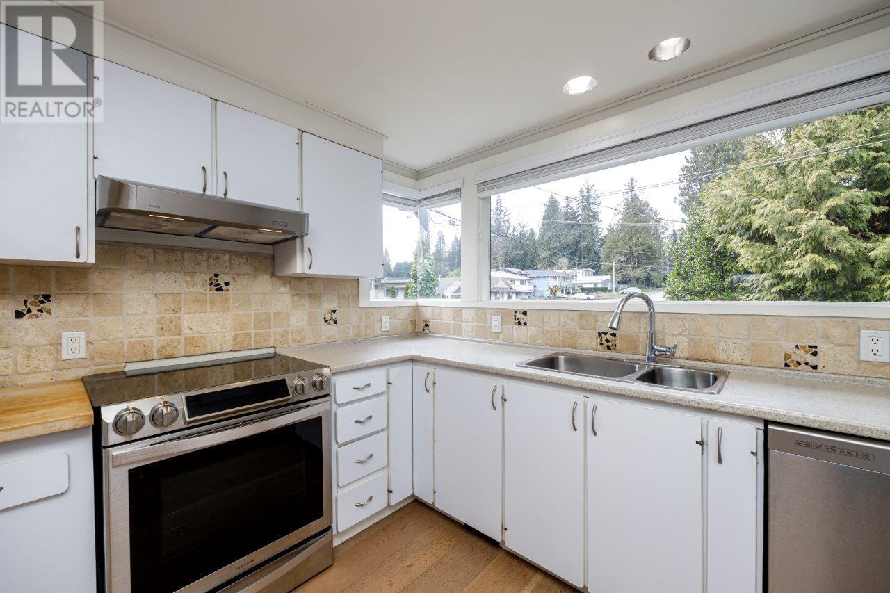 3003 Fromme Road, North Vancouver, British Columbia  V7K 2C8 - Photo 15 - R2975397