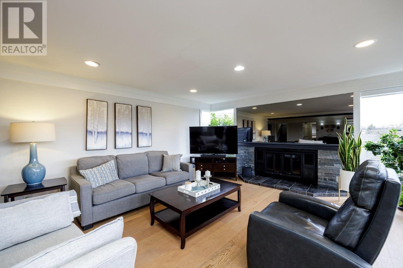 3003 Fromme Road, North Vancouver, British Columbia  V7K 2C8 - Photo 4 - R2975397