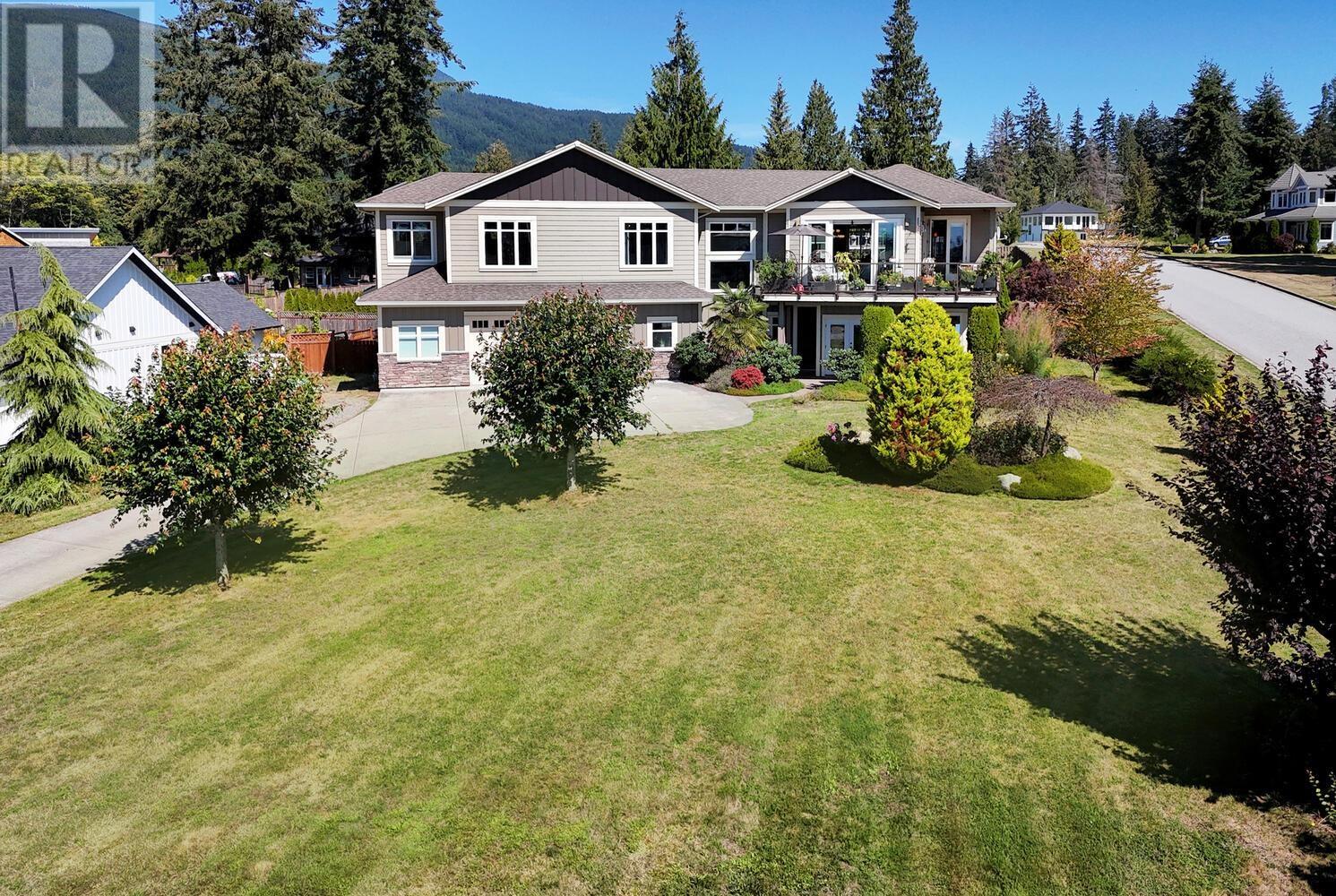 Property at 1464 SUNSET PLACE image 1