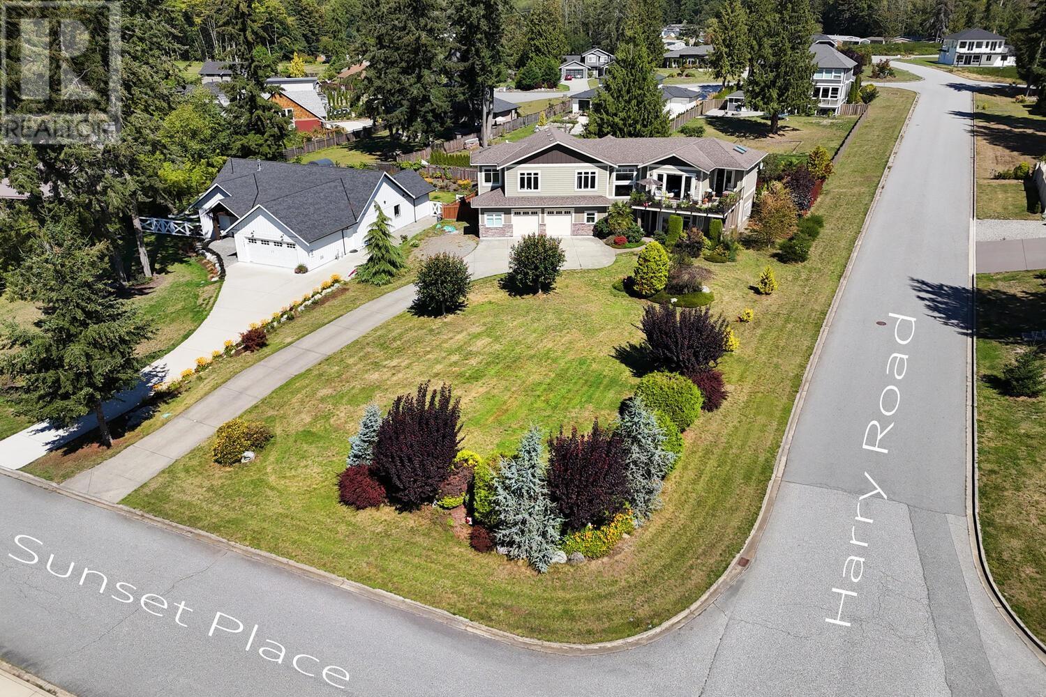 Property at 1464 SUNSET PLACE image 2