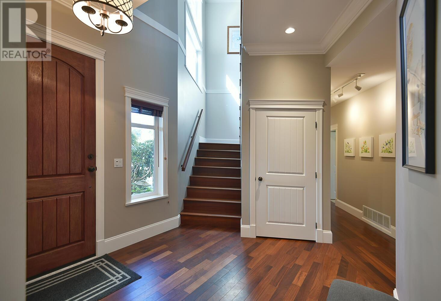 Property at 1464 SUNSET PLACE image 5