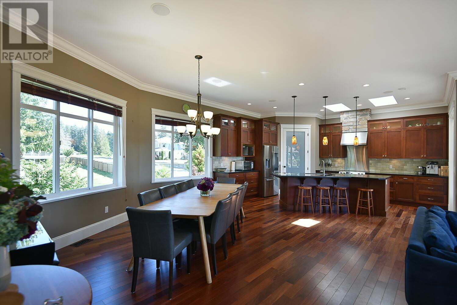 1464 Sunset Place, Gibsons, British Columbia  V0N 1V5 - Photo 6 - R2975415