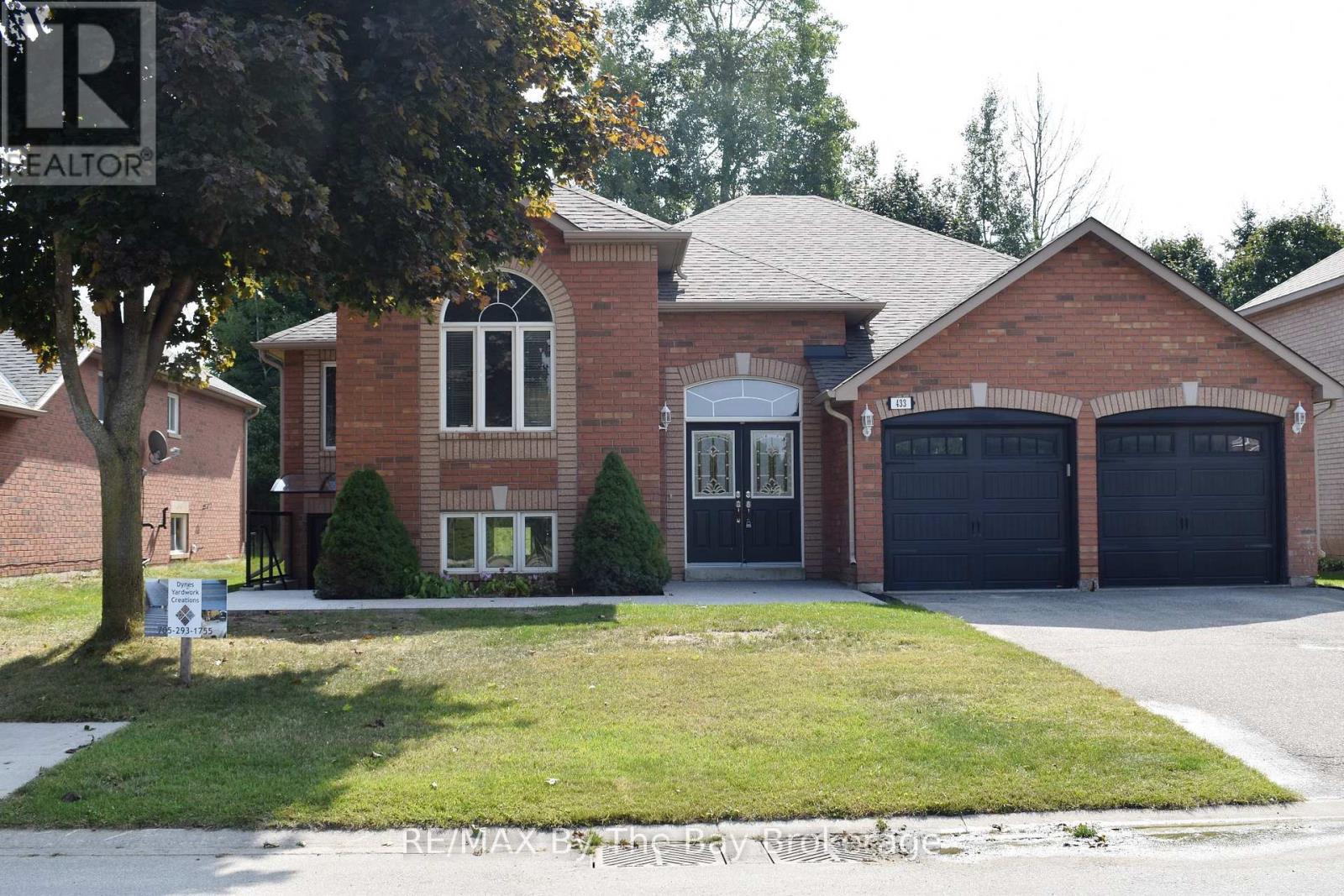 433 Ramblewood Drive, Wasaga Beach, Ontario  L9Z 1P3 - Photo 1 - S12010419