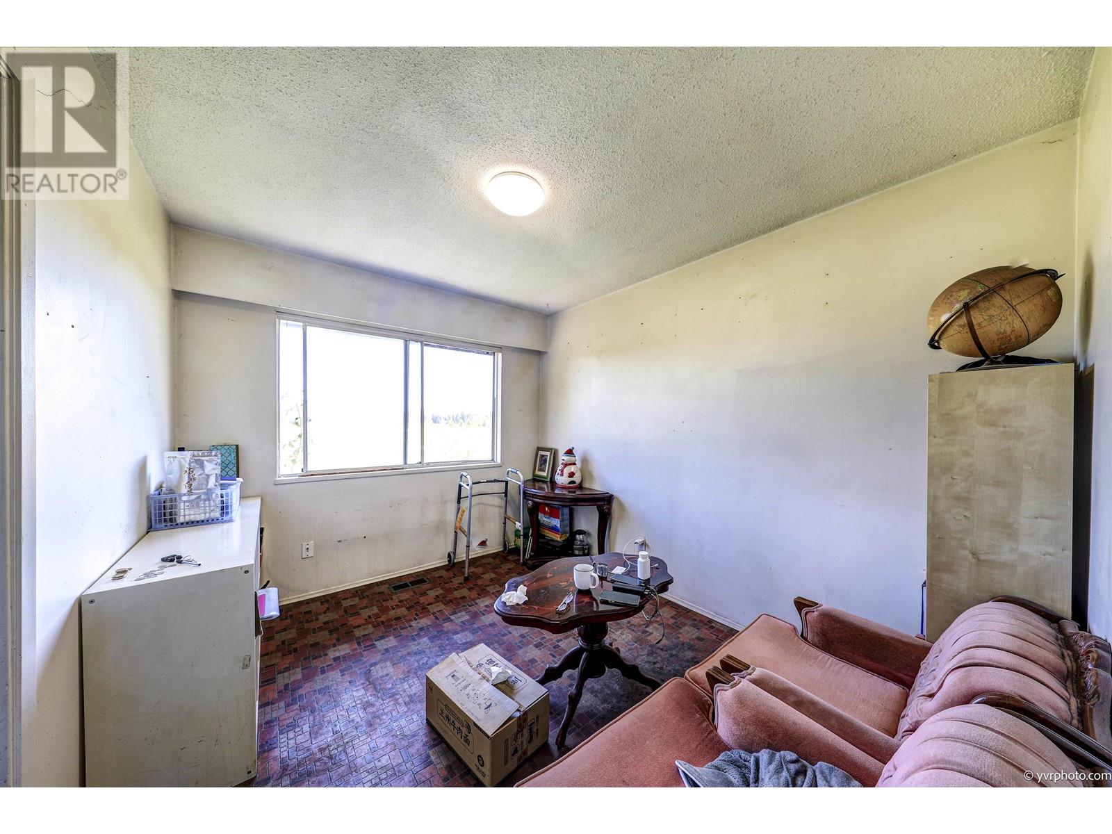 Listing Picture 9 of 24 : 12760 WESTMINSTER HIGHWAY, Richmond / 烈治文 - 魯藝地產 Yvonne Lu Group - MLS Medallion Club Member