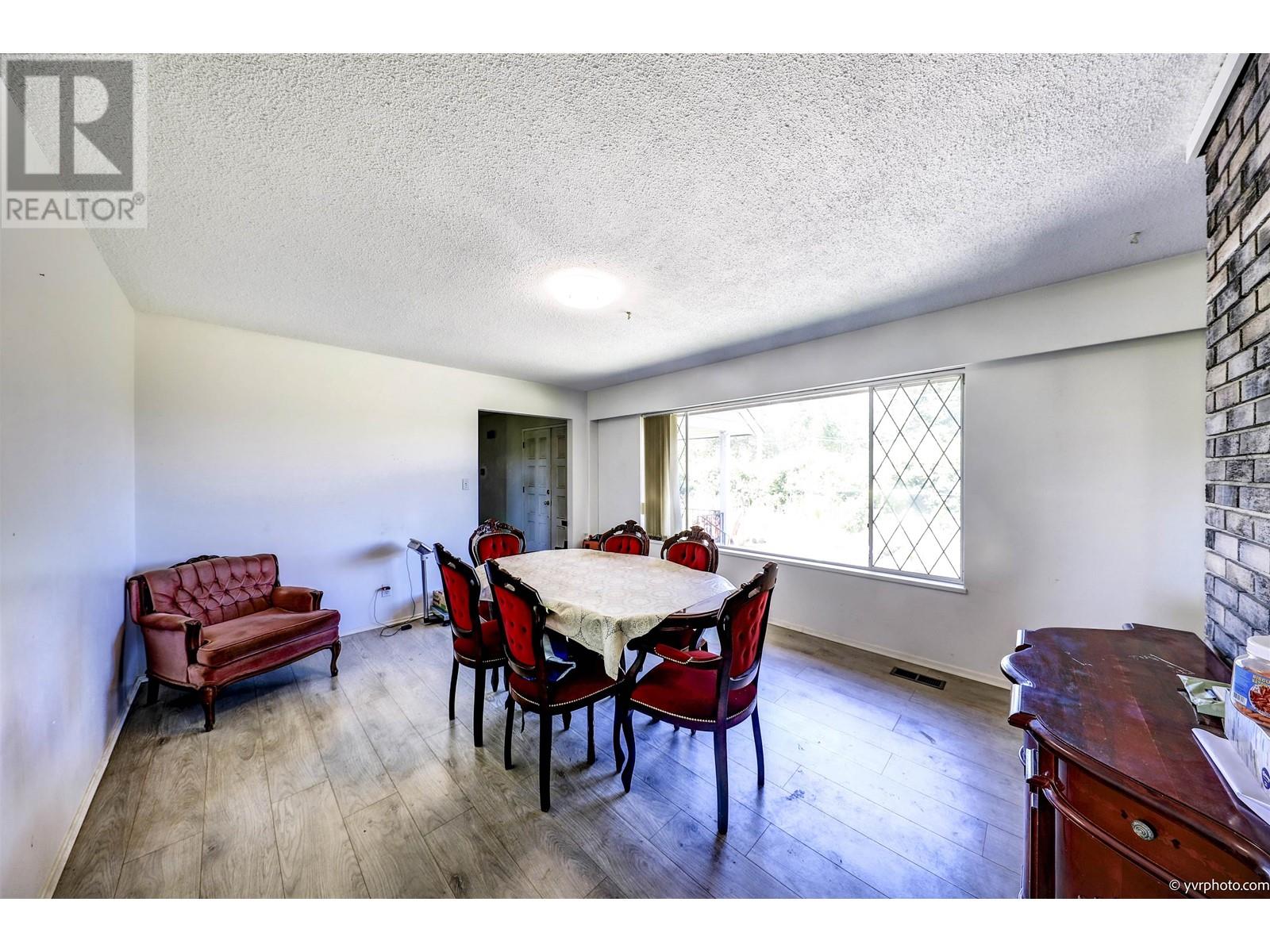 Listing Picture 17 of 24 : 12760 WESTMINSTER HIGHWAY, Richmond / 烈治文 - 魯藝地產 Yvonne Lu Group - MLS Medallion Club Member