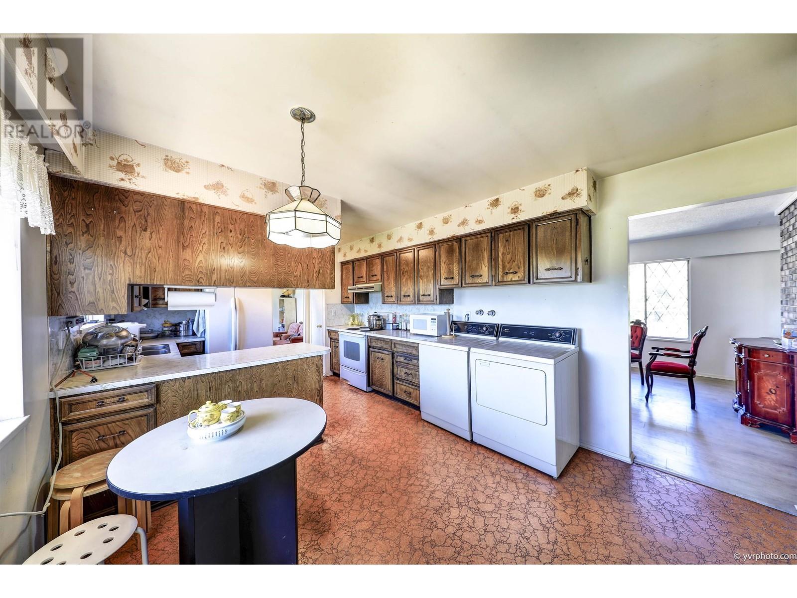 Listing Picture 15 of 24 : 12760 WESTMINSTER HIGHWAY, Richmond / 烈治文 - 魯藝地產 Yvonne Lu Group - MLS Medallion Club Member