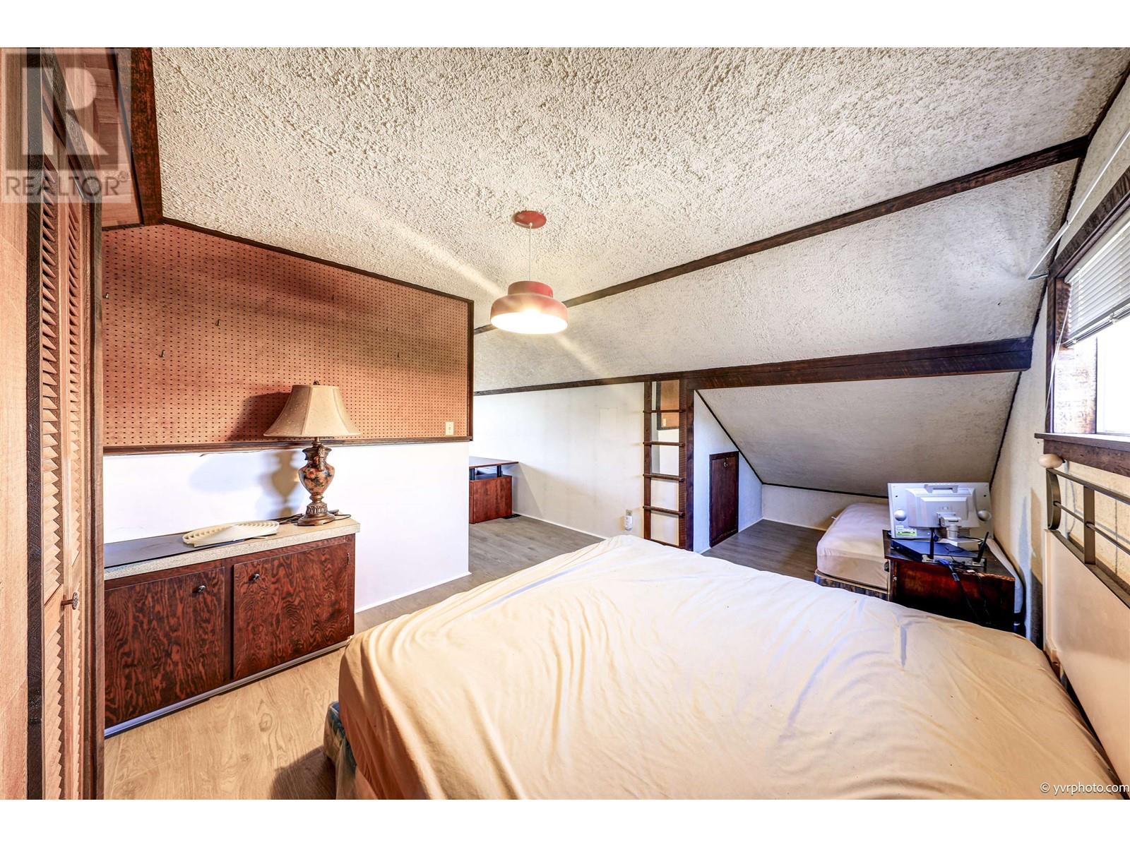 Listing Picture 5 of 24 : 12760 WESTMINSTER HIGHWAY, Richmond / 烈治文 - 魯藝地產 Yvonne Lu Group - MLS Medallion Club Member
