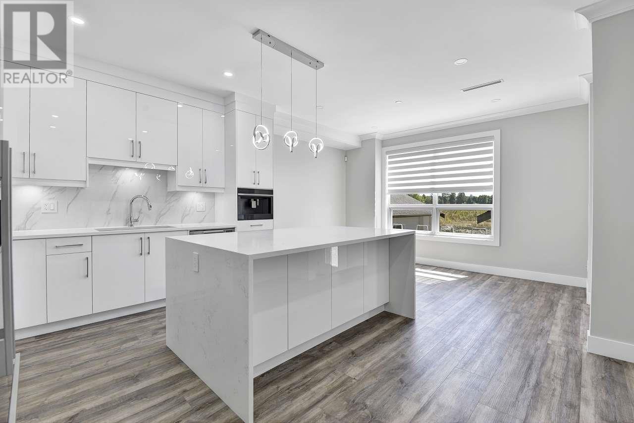 1118 Roma Avenue, New Westminster, British Columbia  V3M 0M4 - Photo 10 - R2974246