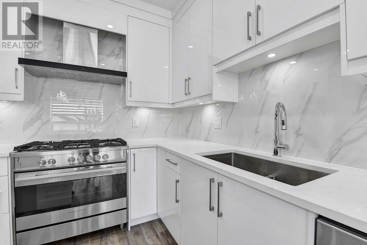 1118 Roma Avenue, New Westminster, British Columbia  V3M 0M4 - Photo 7 - R2974246