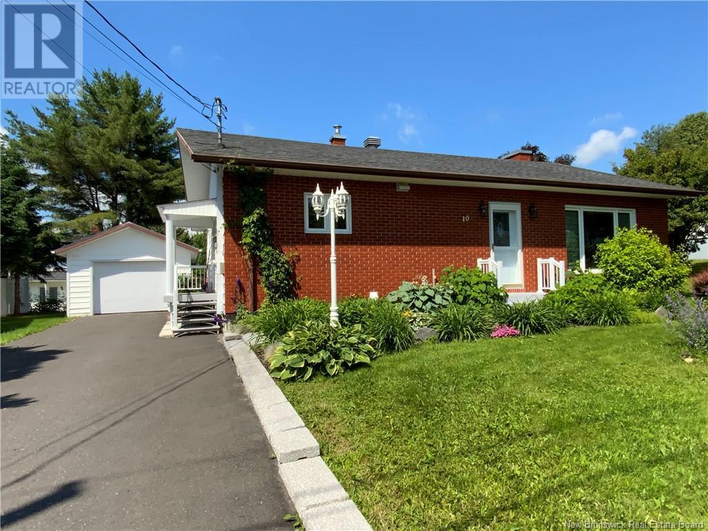 Property at 10 J.-Gaspard-Boucher Avenue image 1