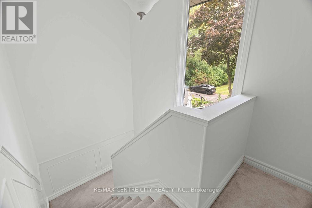 Photo 19 of 35 for 673 Woodcrest Boulevard