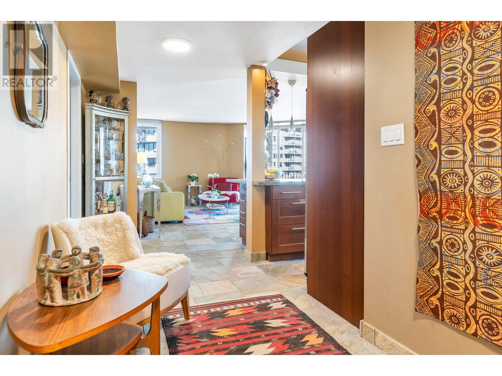 703 1575 Beach Avenue, Vancouver, British Columbia  V6G 1Y5 - Photo 2 - R2975384