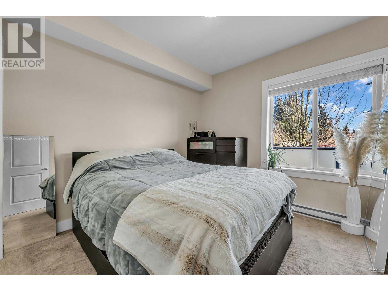 Listing Picture 11 of 22 : 212 7377 14TH AVENUE, Burnaby / 本拿比 - 魯藝地產 Yvonne Lu Group - MLS Medallion Club Member