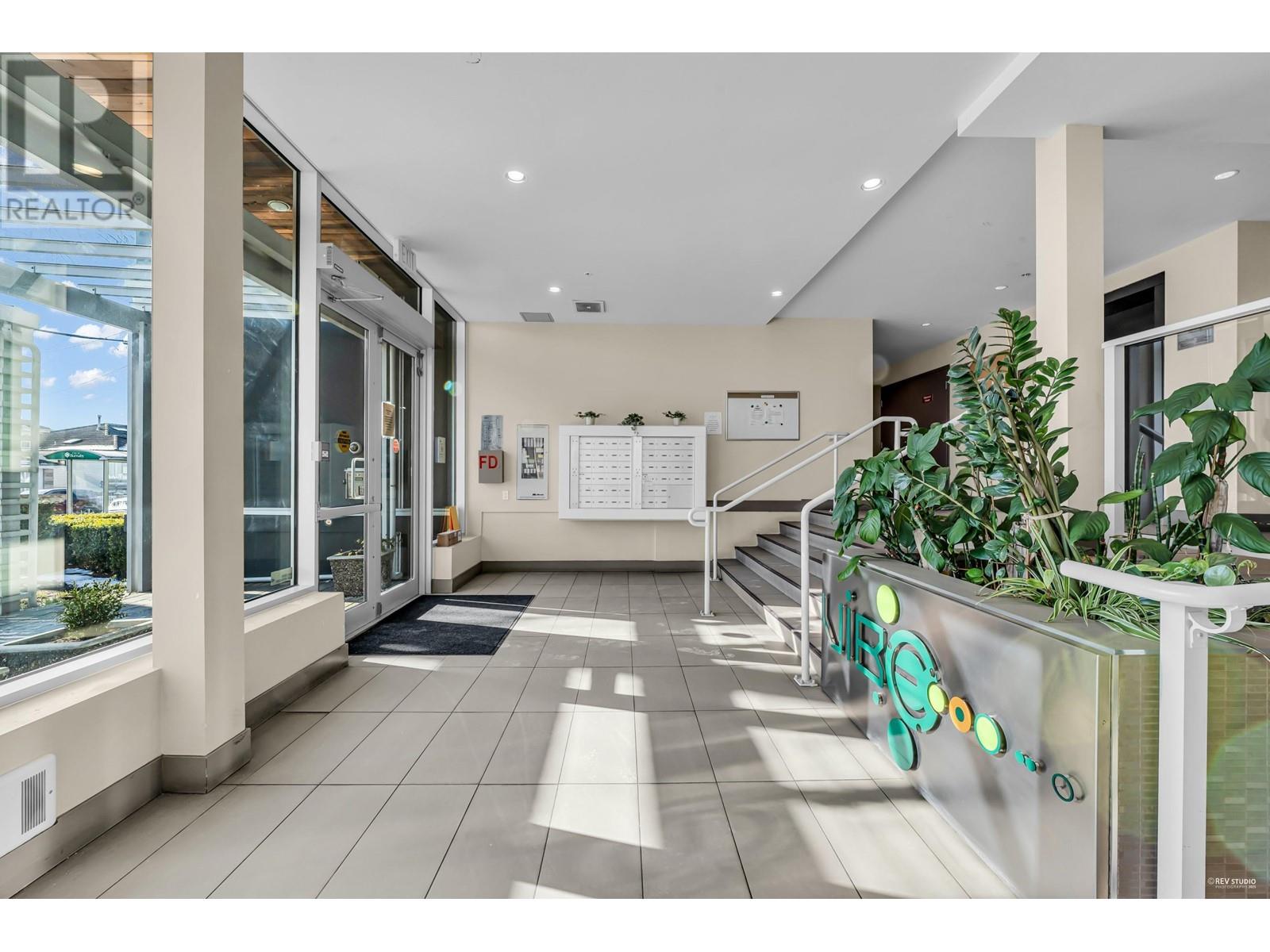 Listing Picture 19 of 22 : 212 7377 14TH AVENUE, Burnaby / 本拿比 - 魯藝地產 Yvonne Lu Group - MLS Medallion Club Member