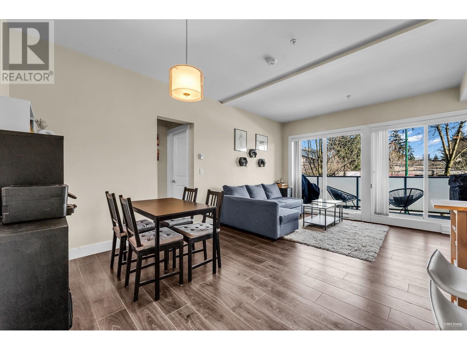 Listing Picture 6 of 22 : 212 7377 14TH AVENUE, Burnaby / 本拿比 - 魯藝地產 Yvonne Lu Group - MLS Medallion Club Member