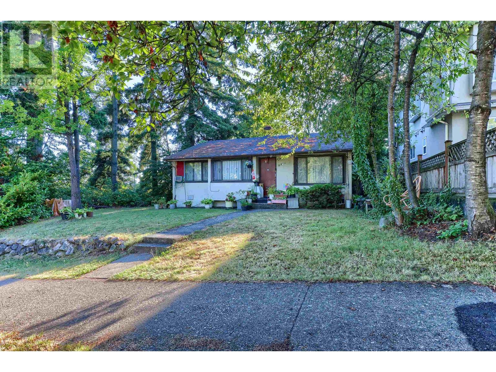 Property at 8287 VICTORIA DRIVE image 4