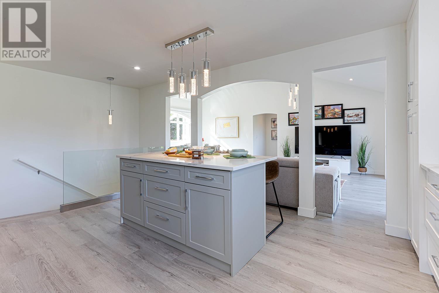 4254 Caddy Road, North Vancouver, British Columbia  V7G 1B7 - Photo 13 - R2975492