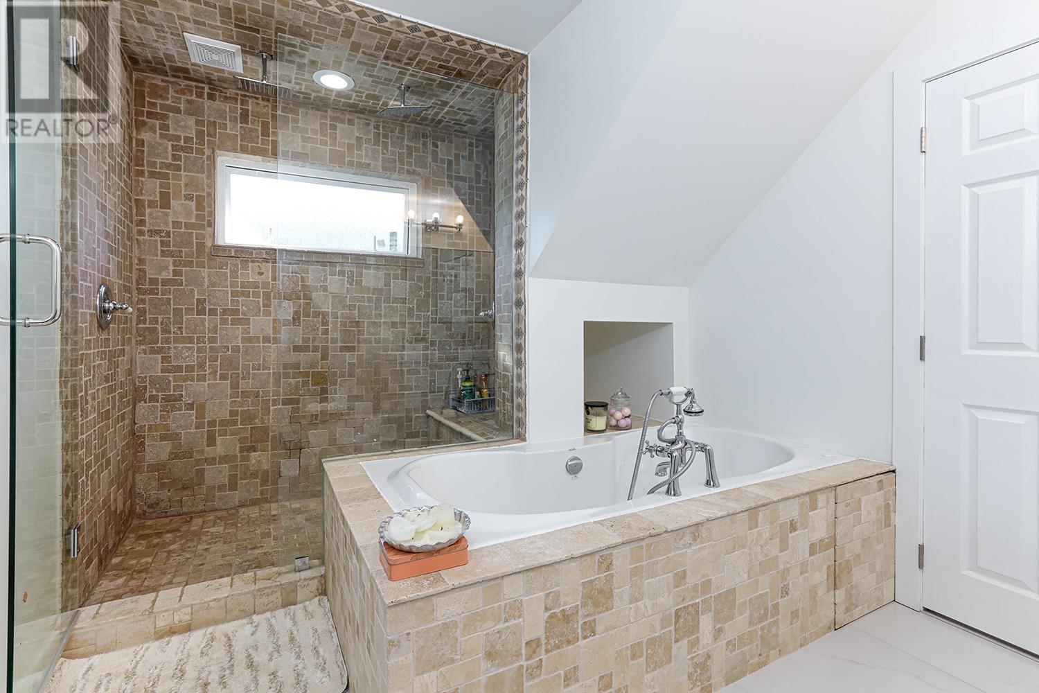 4254 Caddy Road, North Vancouver, British Columbia  V7G 1B7 - Photo 22 - R2975492