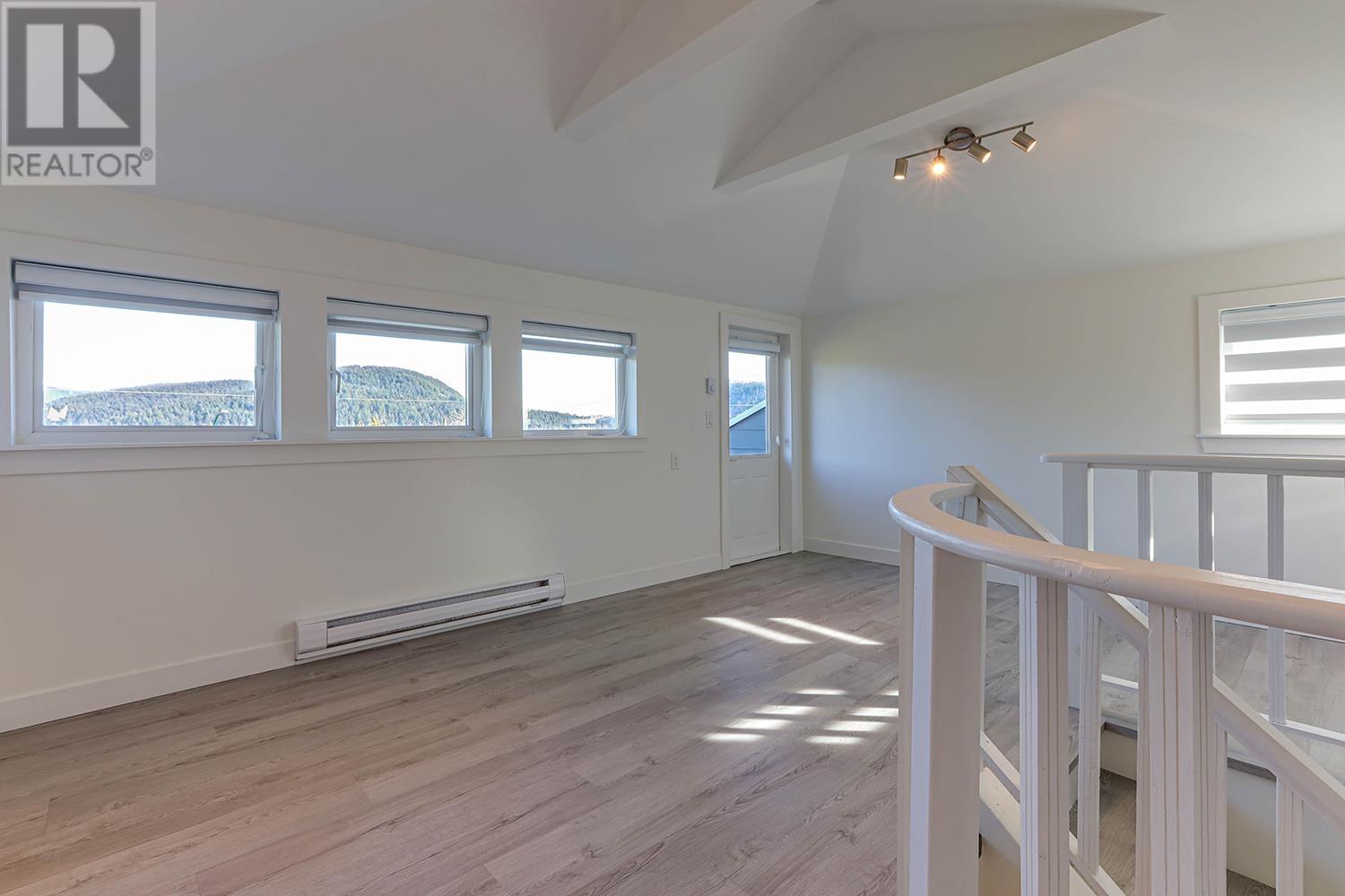 4254 Caddy Road, North Vancouver, British Columbia  V7G 1B7 - Photo 28 - R2975492