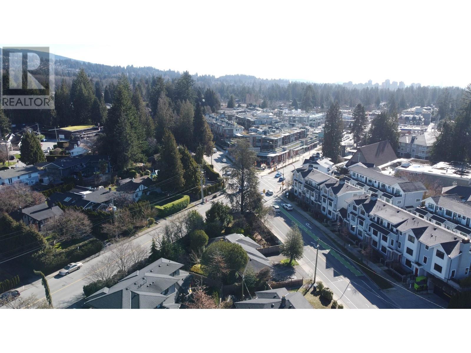 1116 Ridgewood Drive, North Vancouver, British Columbia  V7R 1J3 - Photo 4 - R2975501