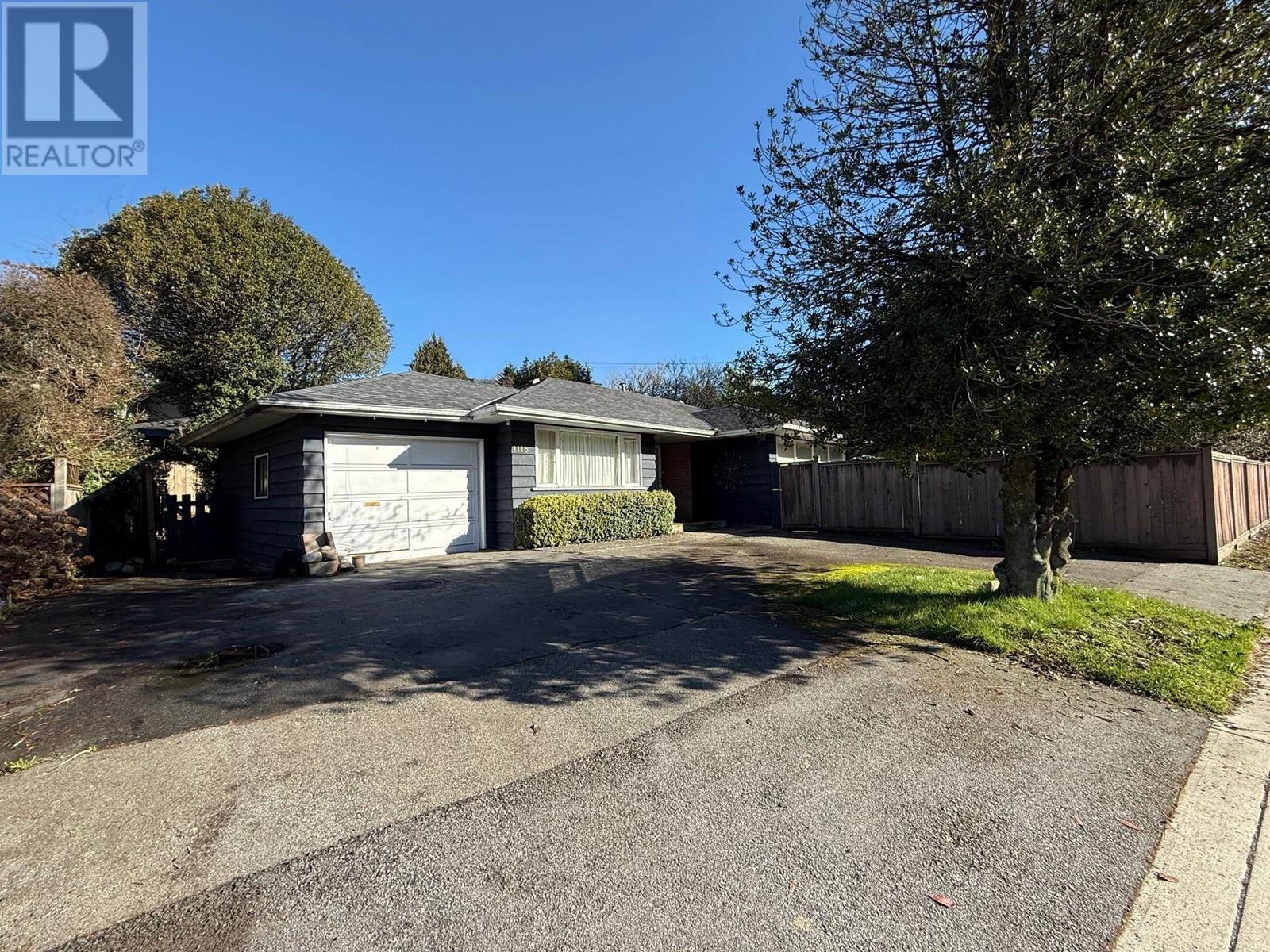1116 Ridgewood Drive, North Vancouver, British Columbia  V7R 1J3 - Photo 9 - R2975501