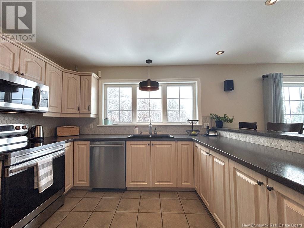 720 Assumption, Bathurst, New Brunswick  E2A 2V7 - Photo 11 - NB113704