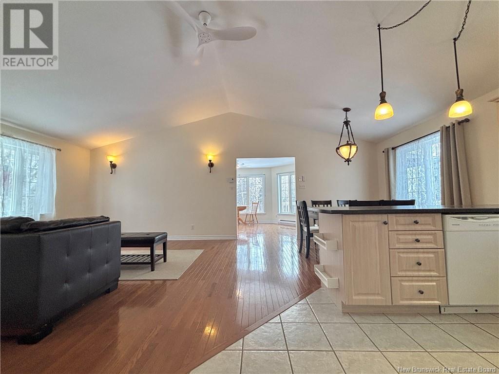 720 Assumption, Bathurst, New Brunswick  E2A 2V7 - Photo 37 - NB113704