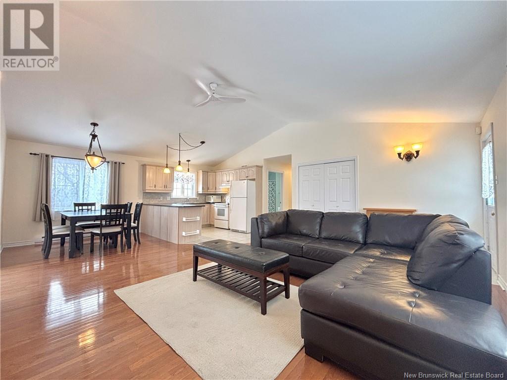 720 Assumption, Bathurst, New Brunswick  E2A 2V7 - Photo 39 - NB113704