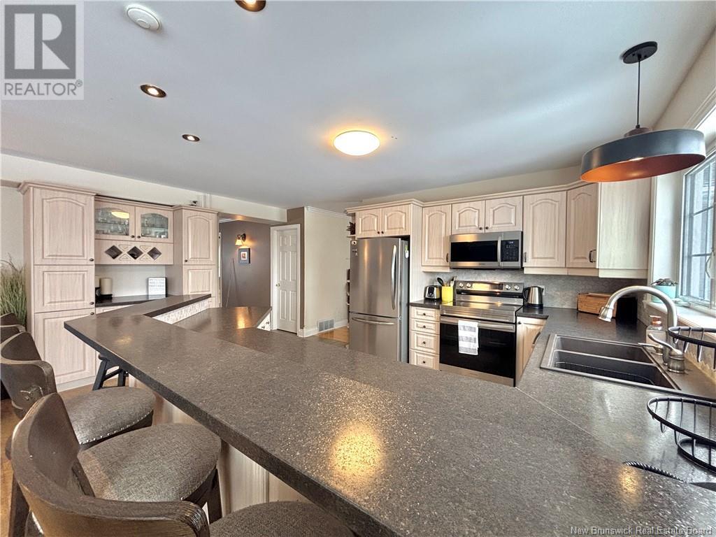 720 Assumption, Bathurst, New Brunswick  E2A 2V7 - Photo 9 - NB113704