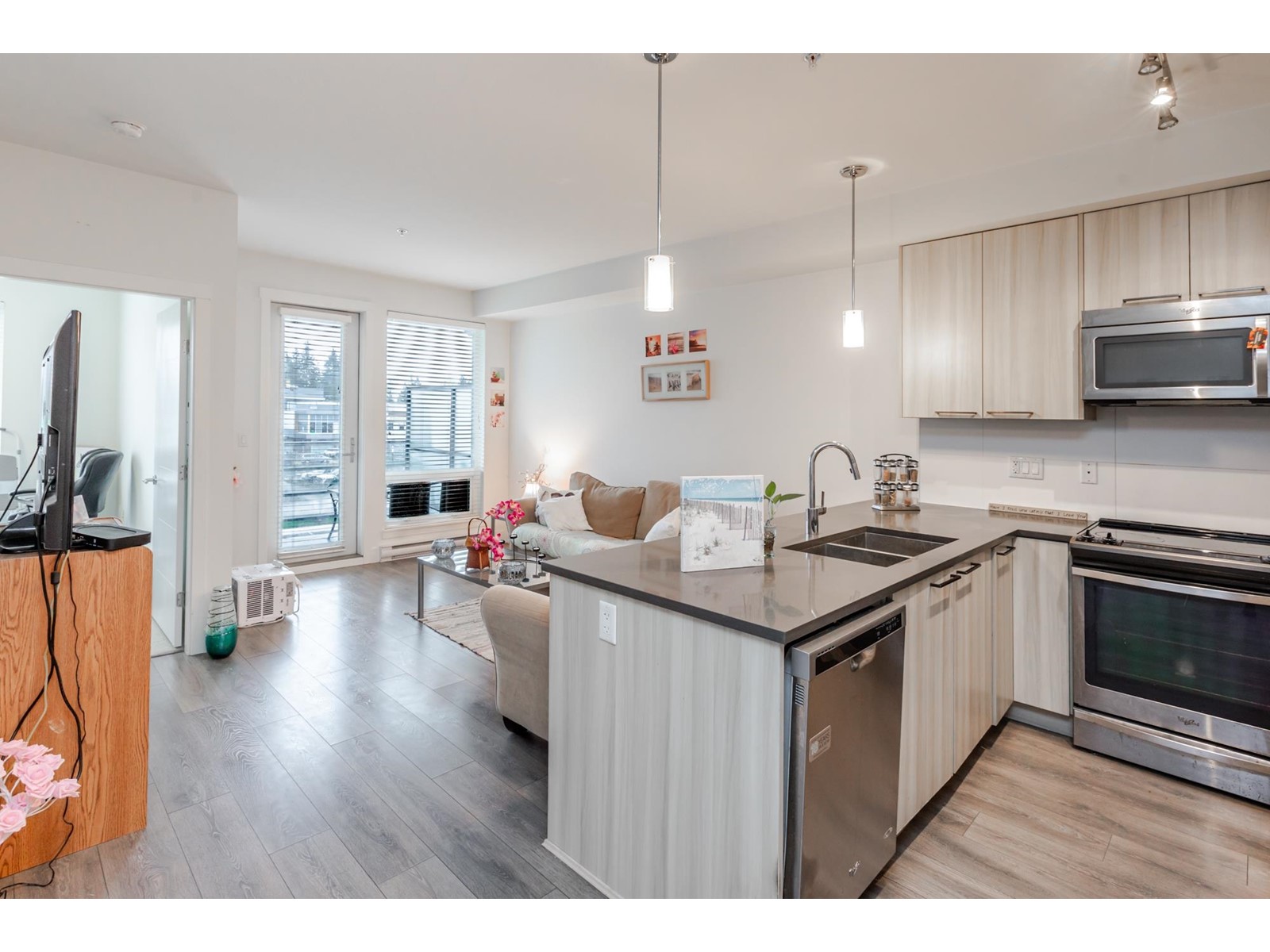 303 15628 104 Avenue, Surrey, British Columbia  V4N 2J3 - Photo 9 - R2973169