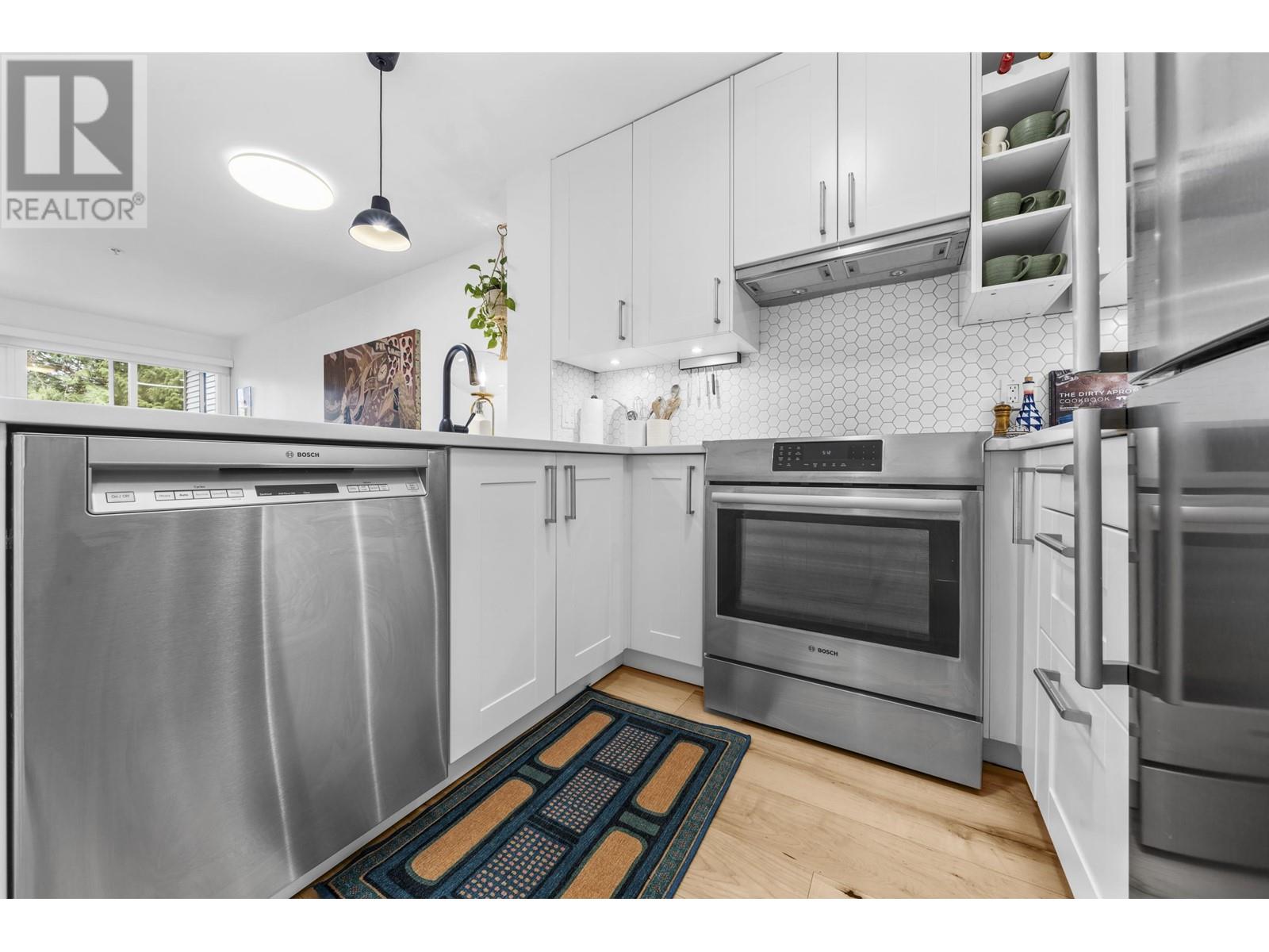 Listing Picture 2 of 23 : 209 3278 HEATHER STREET, Vancouver / 溫哥華 - 魯藝地產 Yvonne Lu Group - MLS Medallion Club Member