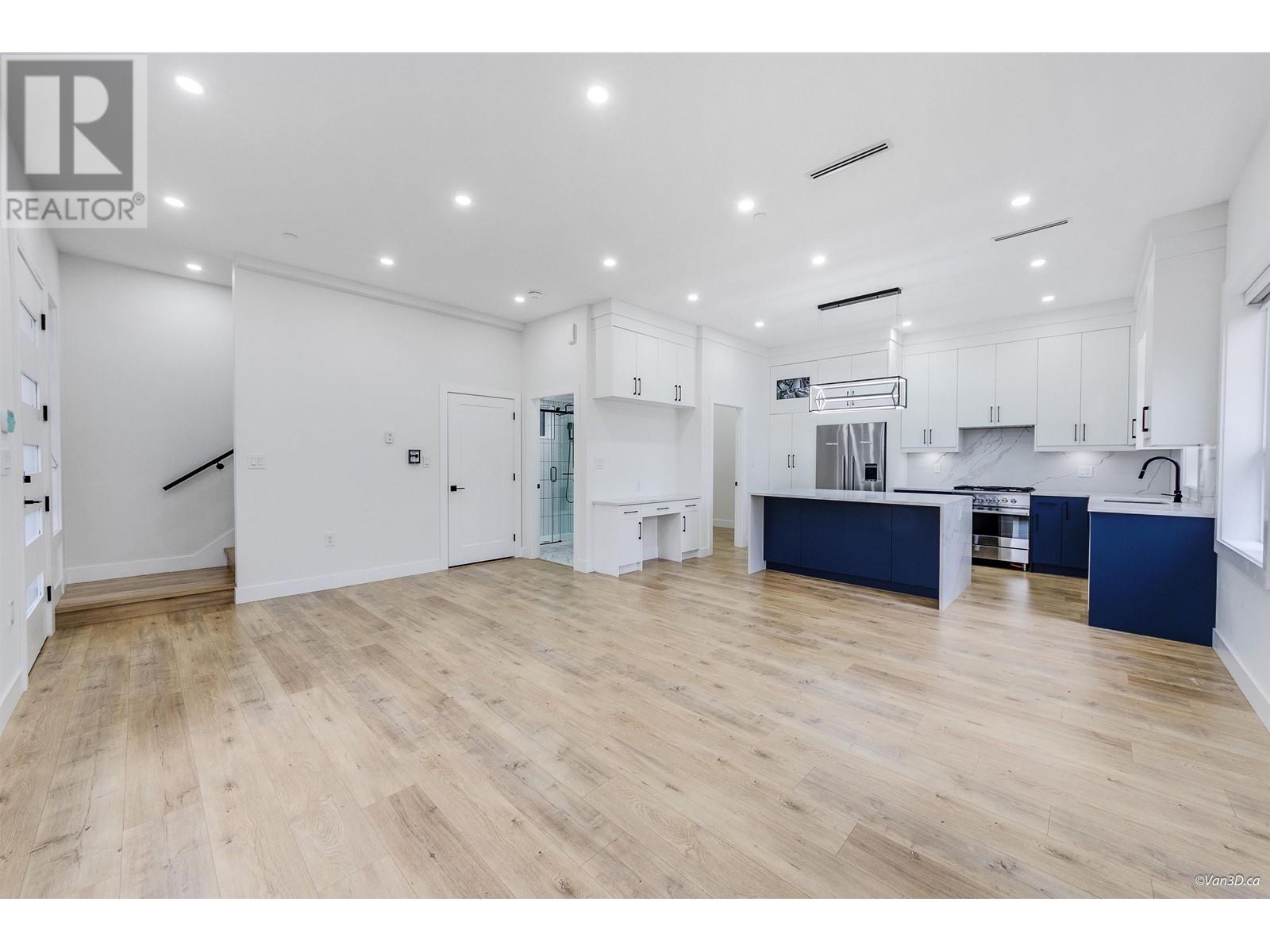 Property at 2995 E 17TH AVENUE image 4