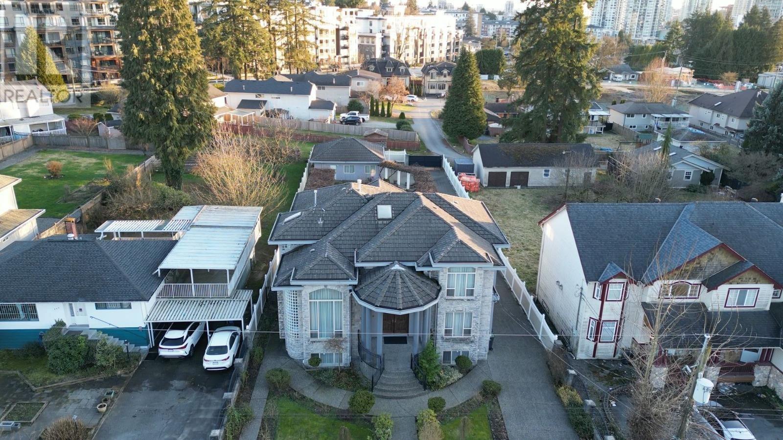 Property at 642 THOMPSON AVENUE image