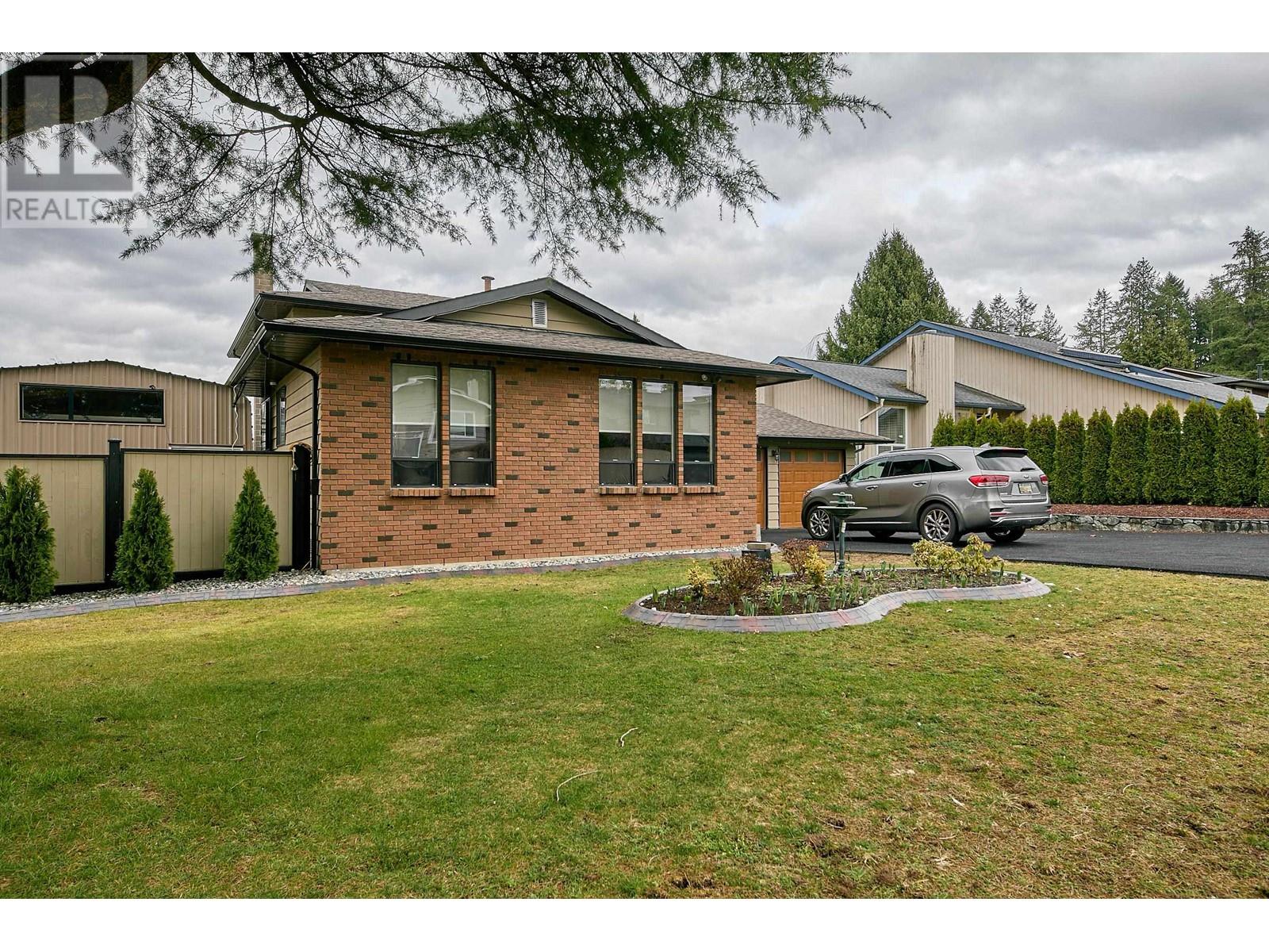 21185 Mccallum Court, Maple Ridge, British Columbia  V4R 2L9 - Photo 2 - R2975430