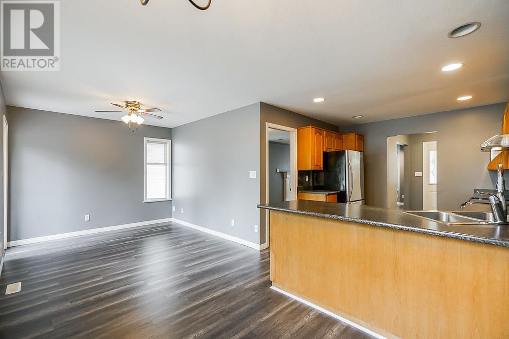 22110 122 Avenue, Maple Ridge, British Columbia  V2X 3X6 - Photo 18 - R2975481