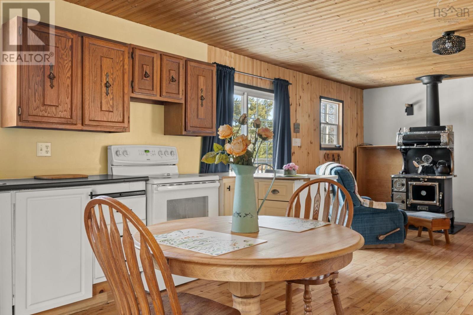 64 Causeway Road, River Lake, Nova Scotia  B0J 3H0 - Photo 10 - 202504246