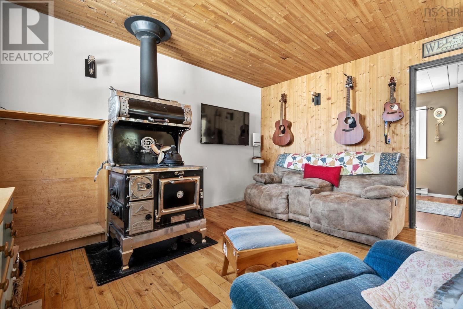 64 Causeway Road, River Lake, Nova Scotia  B0J 3H0 - Photo 15 - 202504246