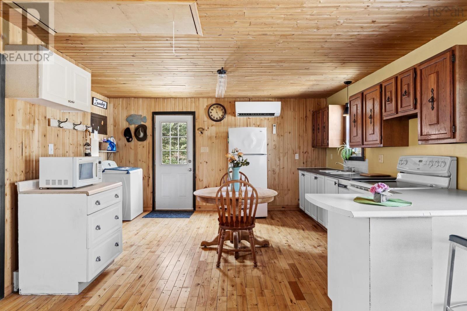 64 Causeway Road, River Lake, Nova Scotia  B0J 3H0 - Photo 8 - 202504246