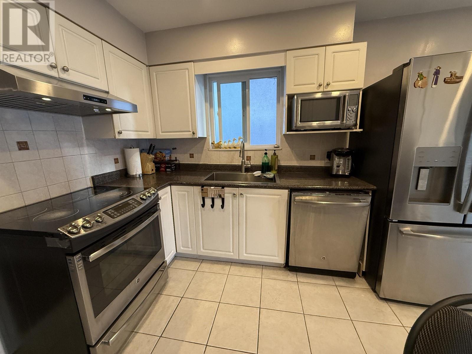 5555 Lanark Street, Vancouver, British Columbia  V5P 2Y2 - Photo 6 - R2975460